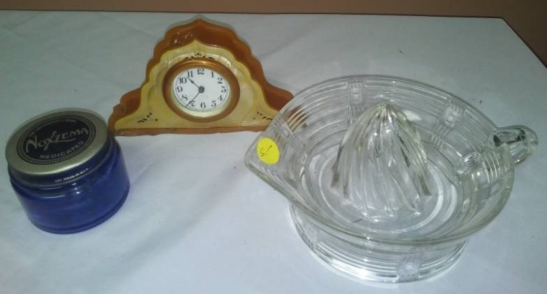 lot 169 image: Juicer, clock, Noxzema Jar full of buttons.