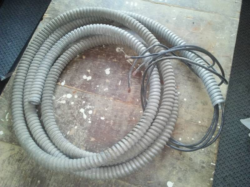 lot 271 image: Electrical wire in conduit  AWG 6 wire see pictures.