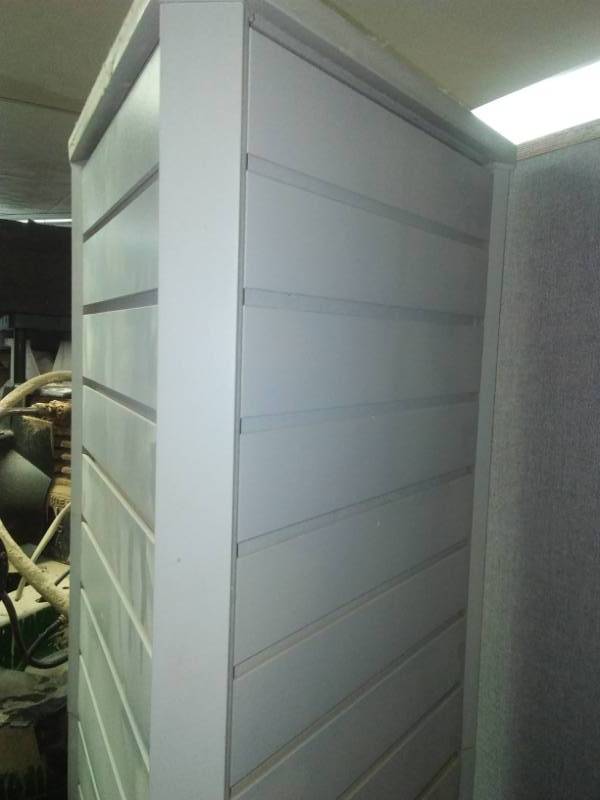 lot 275 image: Rotating display rack - 3 sided and sturdy