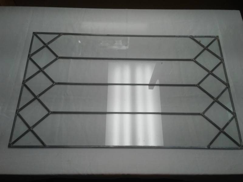 lot 281 image: Vintage leaded glass windowpane