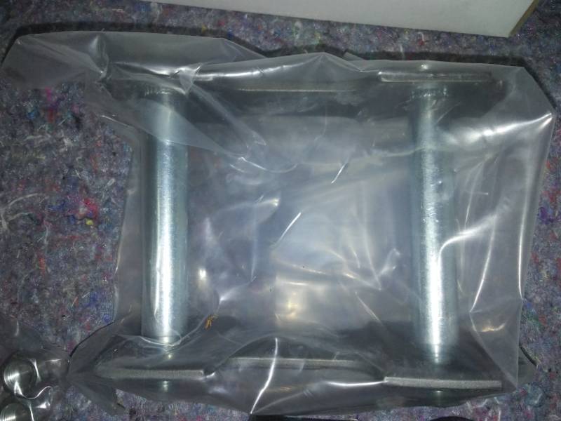Rear spring shackle kit - 2 New Scott Drake