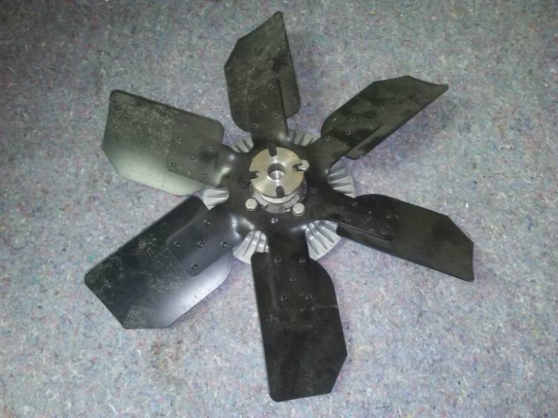 Six blade clutch fan. Excellent.