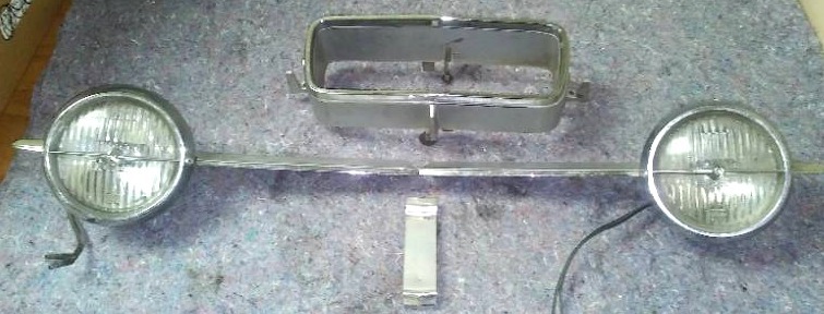 GT Grill Bar and Fog lights. Complete. Excellent. Original