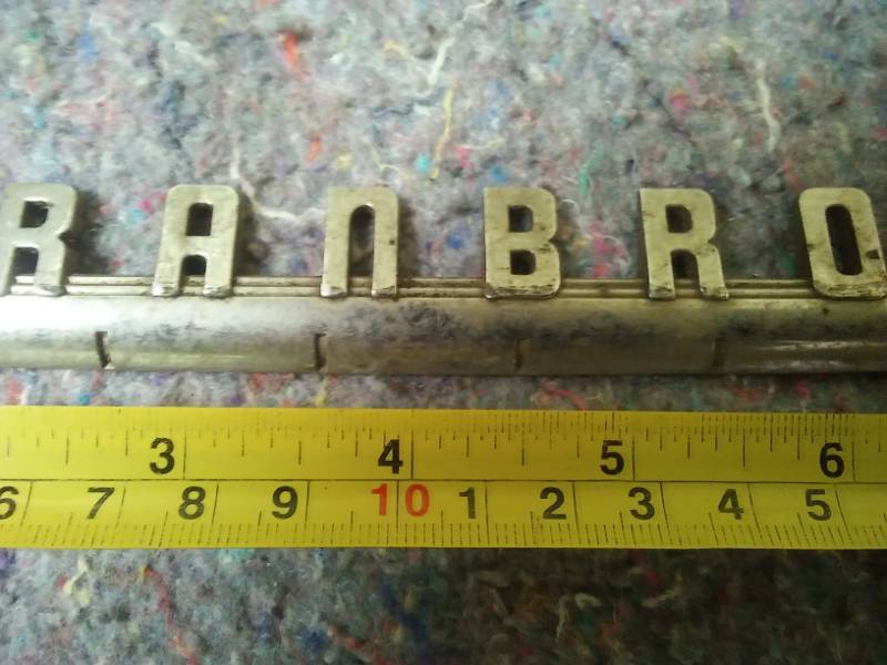 Plymouth Cranbrook Emblem � Chrome.