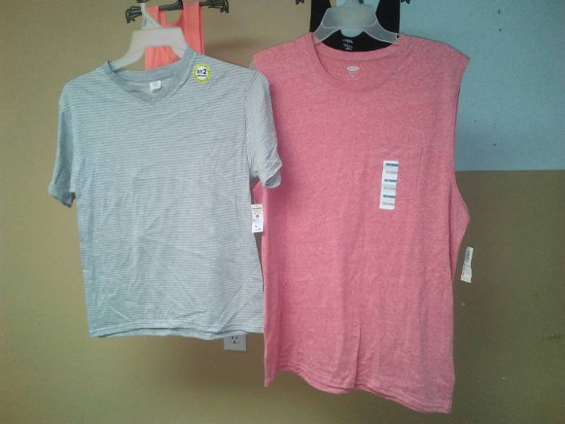 lot 411 image: Ladies, large - 4. Short sleeve and tanks.
