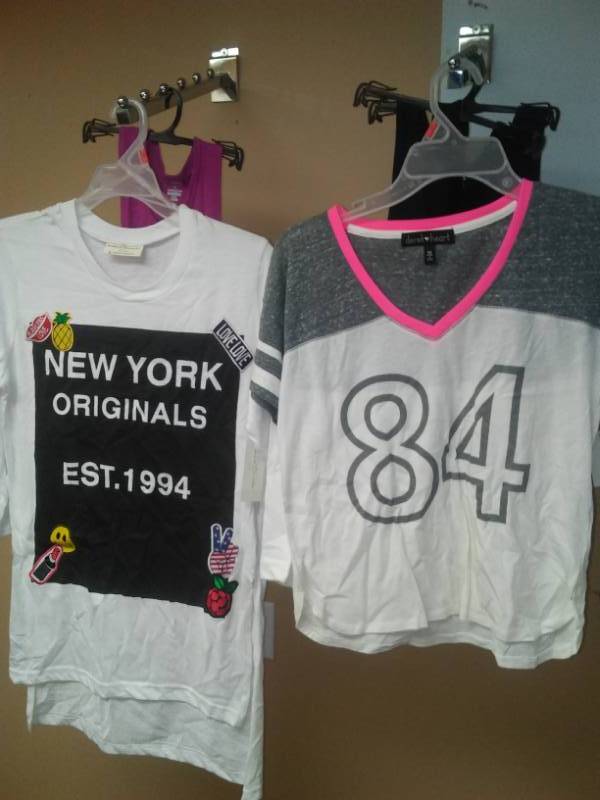 lot 413 image: Ladies, medium - 5. Tanks and tees.