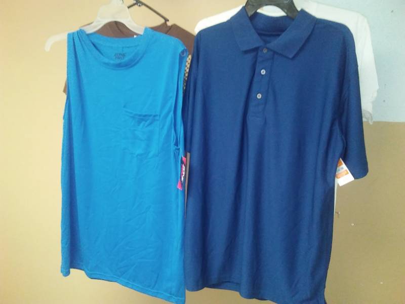 lot 414 image: Mens medium - 4. Short sleeve and sleeveless.