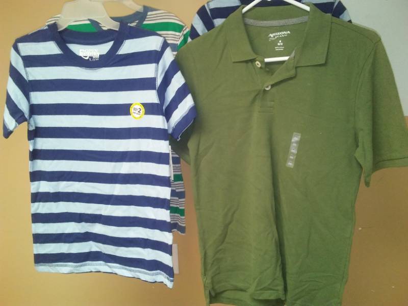 lot 438 image: Boys shirts - 4. 2 m, 1 l, 1 XL.
