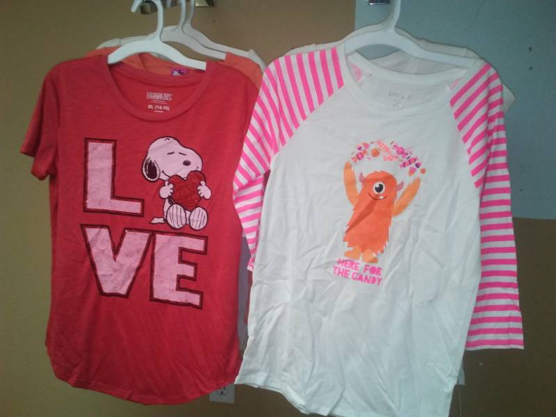 lot 529 image: Girls shirts - 5.