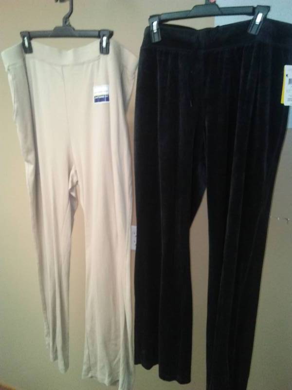 lot 447 image: Womens XL Leisure - 2. Leisure pants XL.