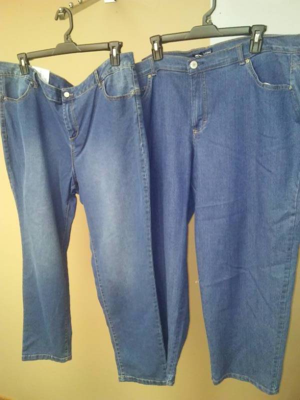 lot 450 image: Womens jeans - 2. Size 36 or 22w.