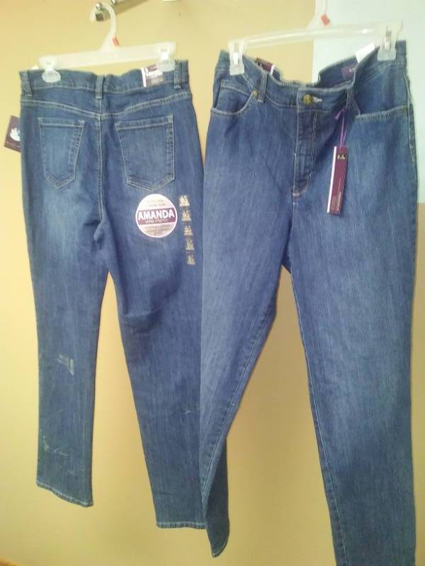 lot 452 image: Womens jeans - 2, Gloria Vanderbilt. Size 10.