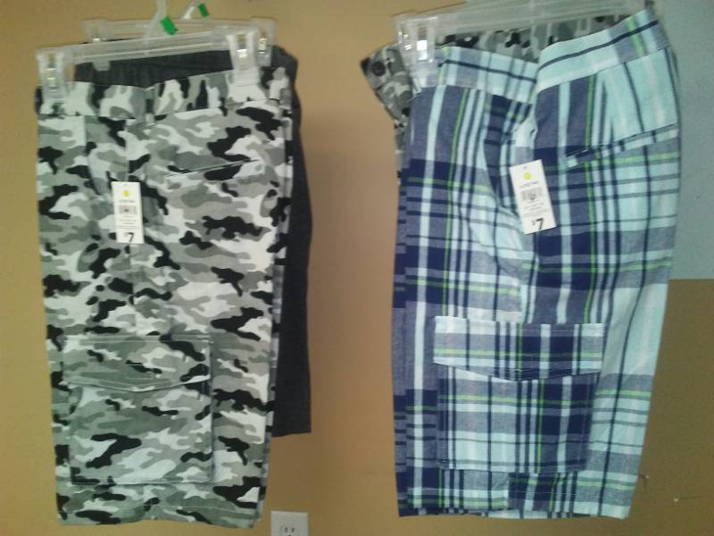 lot 457 image: Boys shorts - 4. Size Large 1214.