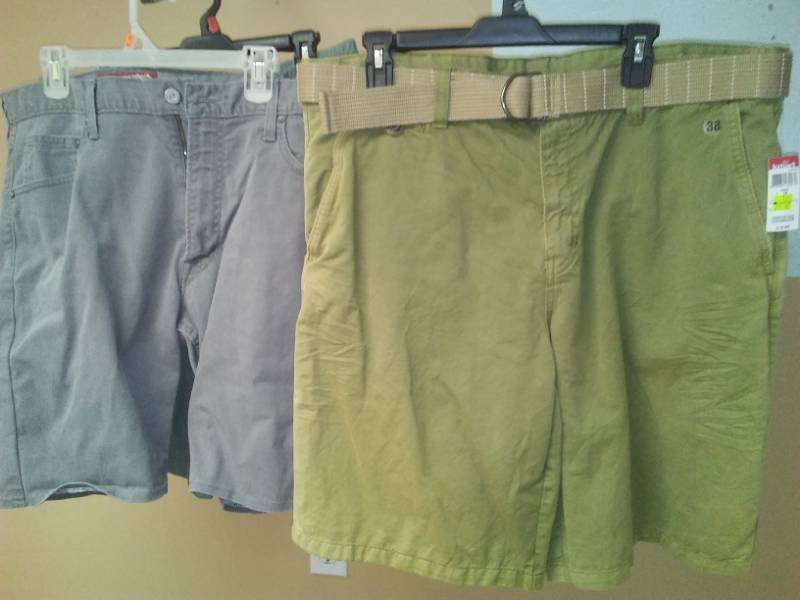 lot 459 image: Mens shorts - 3. Size XL  38.