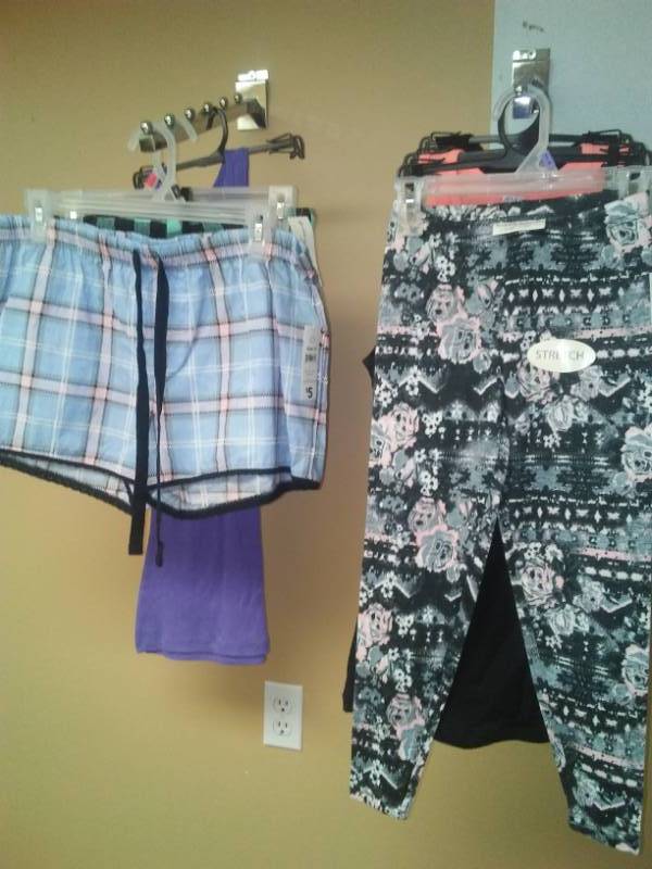 lot 476 image: Womens shorts  tanks - 7. Size small.