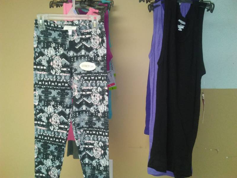 lot 478 image: Womens tanks  loungewear -. 9 Size large.