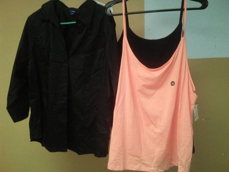 lot 506 image: Womens tops - 4. Size 3x.