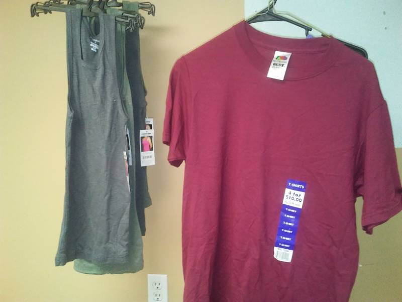 lot 510 image: Womens tops - 5. Size small.