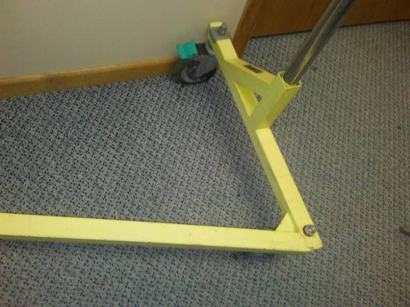 lot 398 image: Heavy-Duty Commercial Grade Double-Bar Rolling Z Rack Garment Rack