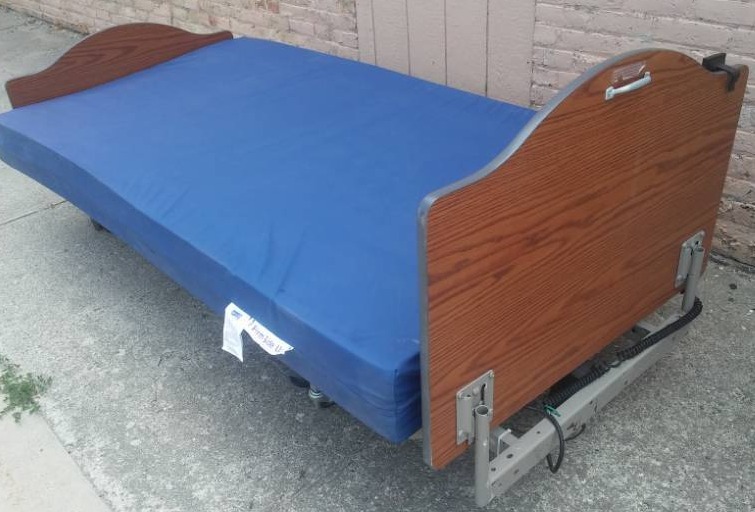 lot 201 image: Hill - ROM hospital bed. Model P 872