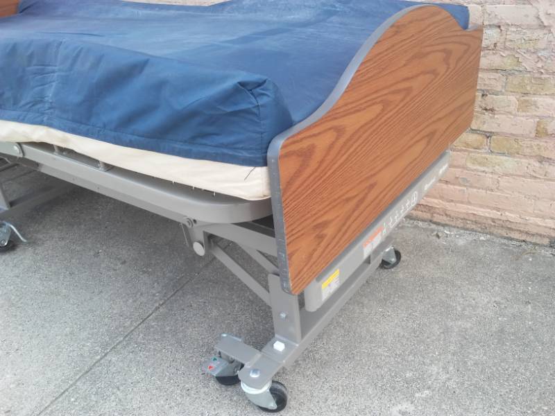 lot 202 image: Hill - ROM resident model p870 hospital bed. I