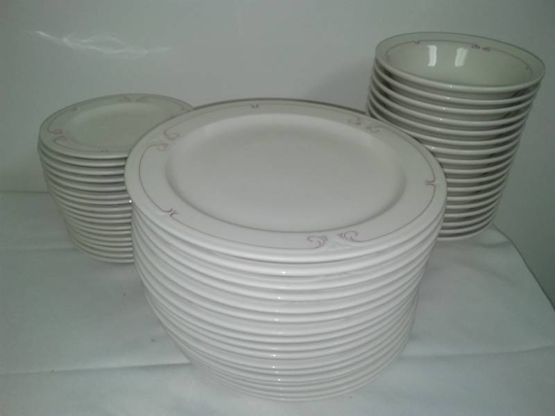 lot 226 image: Place settings for 16.