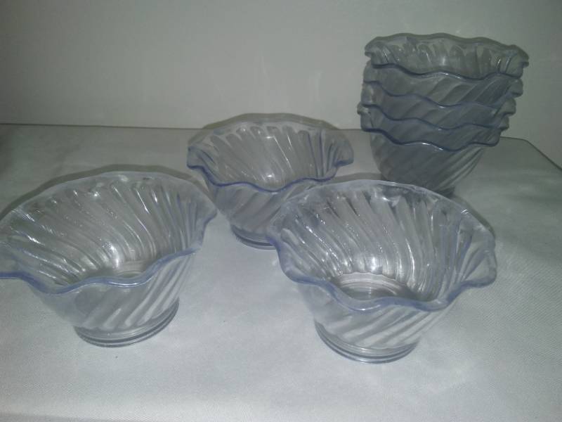 lot 233 image: 103 smaller sherbet sorbet  sauce dishes plastic.