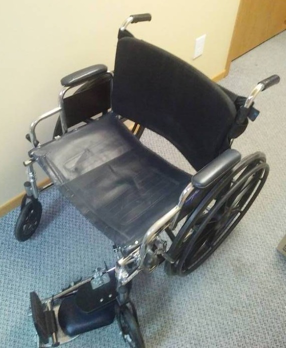 lot 249 image: Excel wheelchair - heavy duty with leg and foot supports. 500 lb weight capacity
