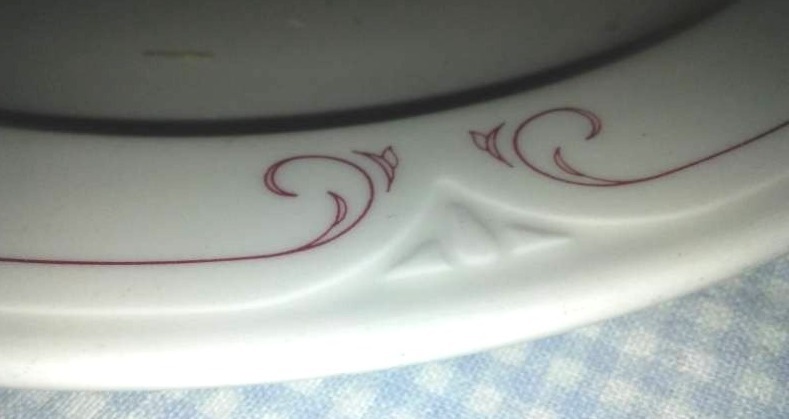 lot 257 image: 80 dinner plates, 75 dessert plates with pink edging.