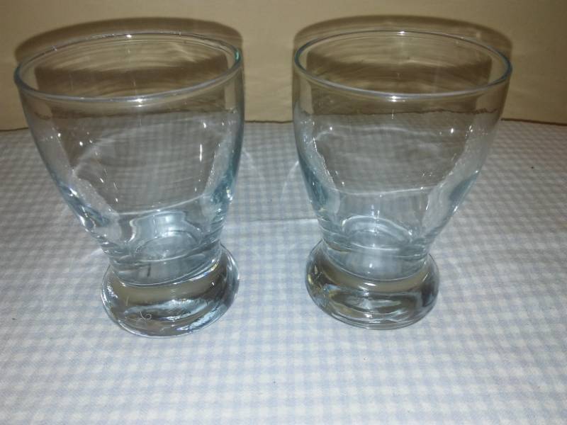 lot 260 image: 51 Anchor Hocking juice glasses - 5 ounce.