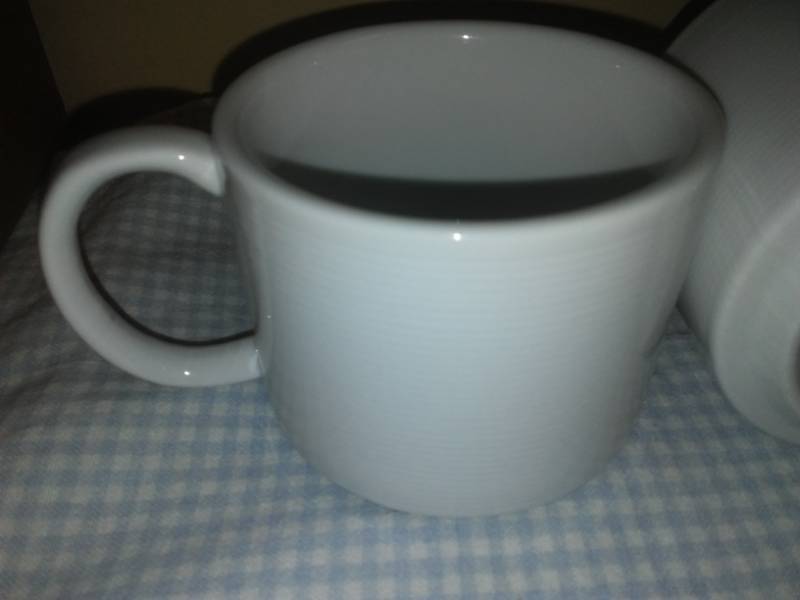 lot 264 image: 17 white coffee mugs  cups