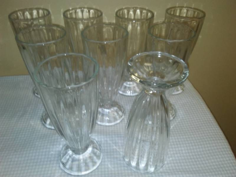 lot 276 image: 9 MaltIce cream Parfait Glasses  Excellent.