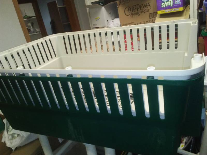 lot 210 image: Hard-sided dog kennel. 36 x 26 x 26.