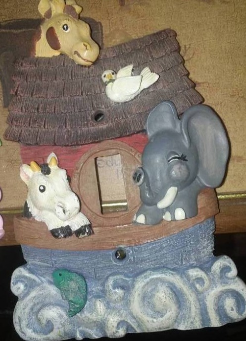 lot 216 image: Noahs Ark theme light and Decor.
