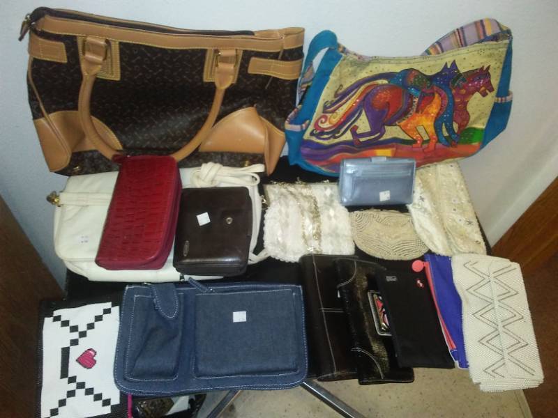 lot 227 image: Purses, wallets, clutches, bags.