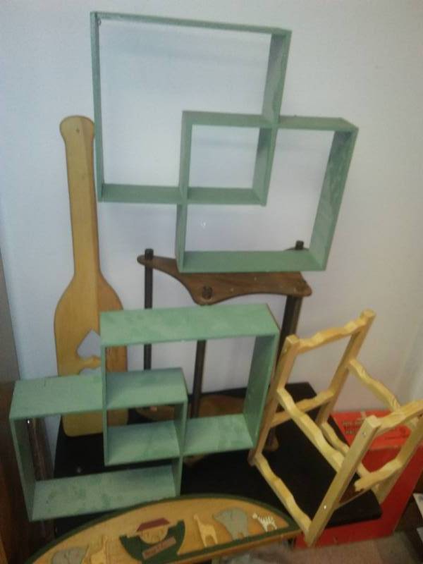 lot 251 image: Wood shelving, paddle, Wine Rack & Decor.