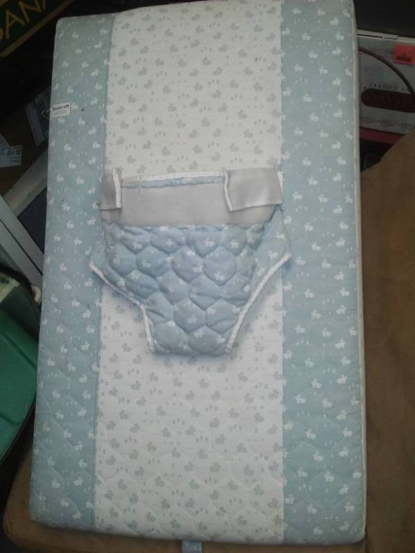 lot 273 image: Pedia craft baby chair . Infant Reflex wedge