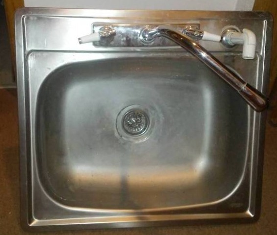 lot 277 image: Aluminum sink bathroom, kitchen utility great condition.