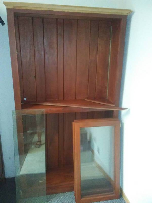 lot 129 image: Cabinet glass doors and shelves. 84 x 48 x 16