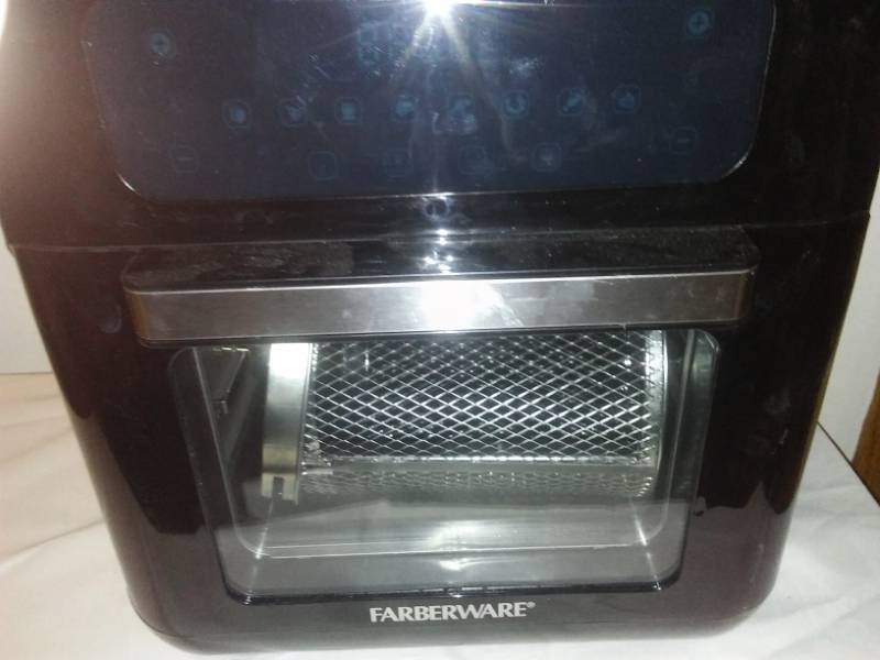 Arc Liquidation Group  Farberware Deep Fryer. NEW