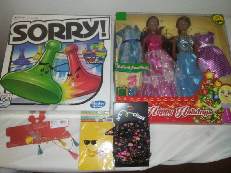 lot 168 image: New girls fashion, dolls and sorry game.