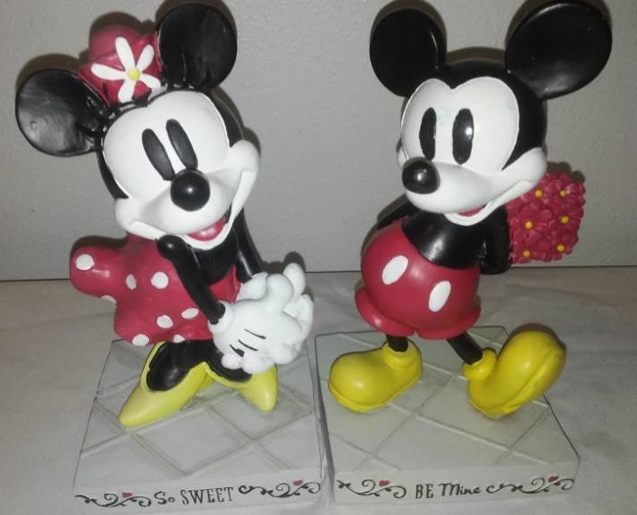 lot 171 image: New ceramic Mickey and Minnie Mouse Disney indoor outdoor.