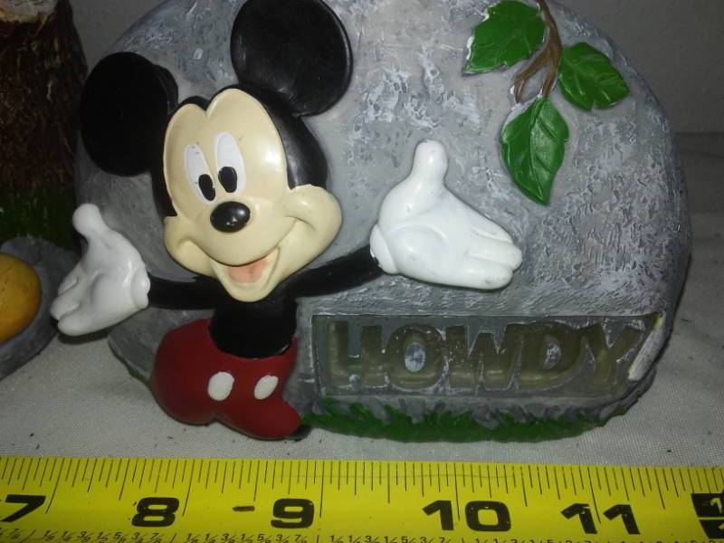 lot 178 image: Mickey and Minnie Mouse Disney