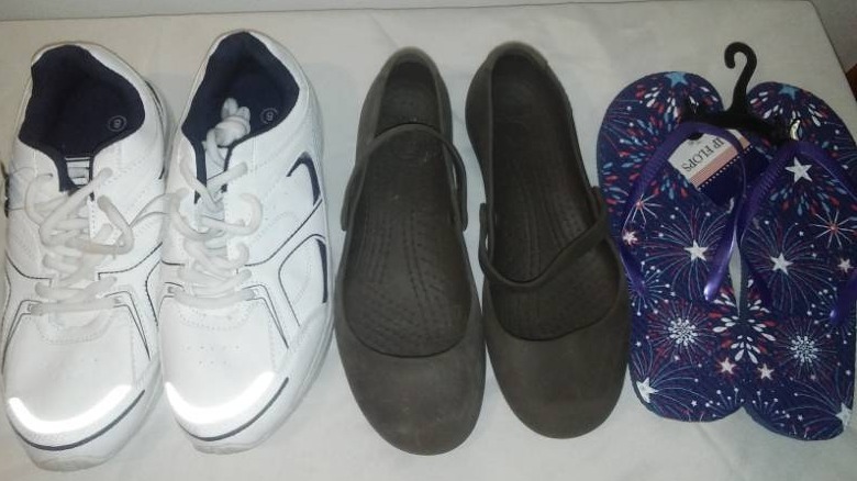 lot 194 image: New three pair of womens shoes