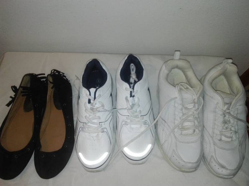 lot 196 image: Womens shoes size 8,
