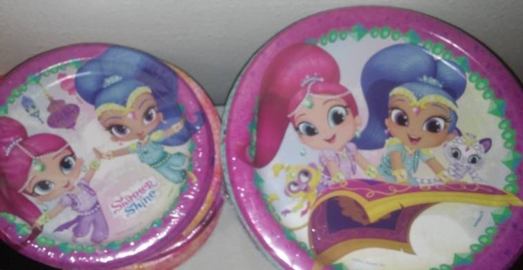 lot 292 image: Kids party plates, napkins, table covers and more - BIG LOT