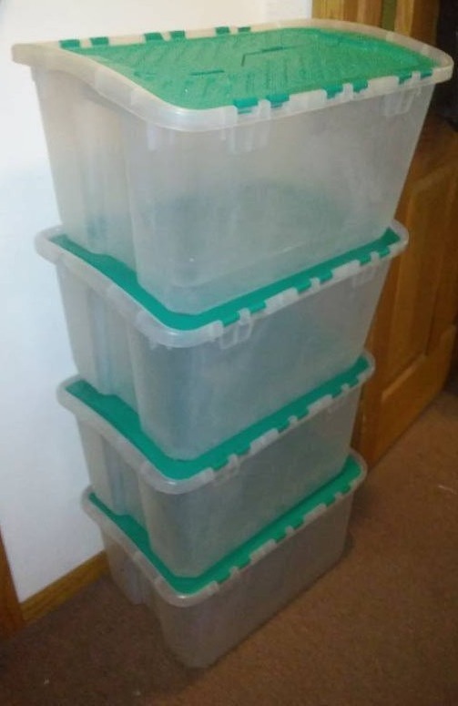 lot 316 image: 4 flip-flop top totes, all in very good condition