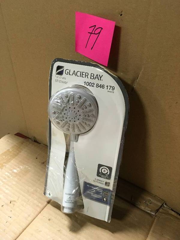 lot 79 image: Glacier Bay 3-Spray Hand Shower in White in good condition