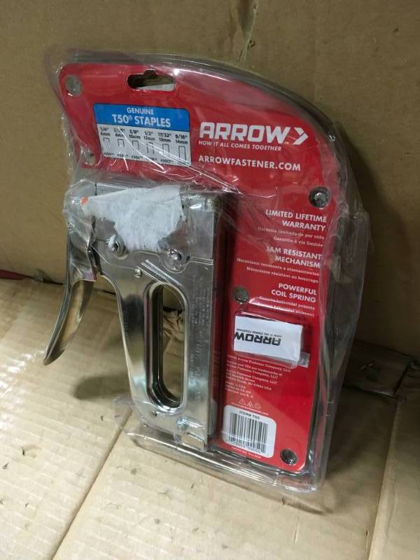 lot 21 image: Arrow Fastener T50 Heavy-Duty Staple Gun in good condition