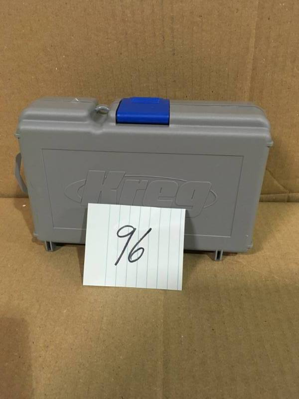 lot 96 image: Kreg #8 x 1-12 in. Square Maxi-Loc Head Coarse Pocket-Hole Screw (100-Pack) in good condition